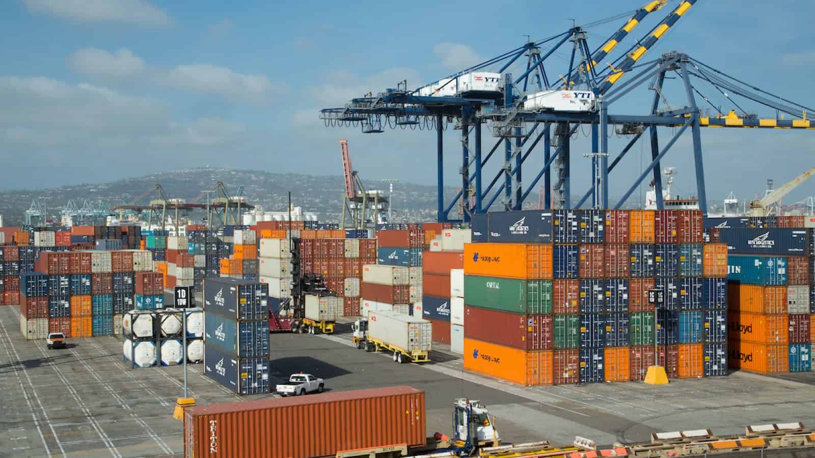 cargo unloaded at port of Los Angeles